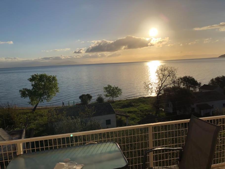 Sea View Apartment With Swimning Pool Mesongí Exteriör bild